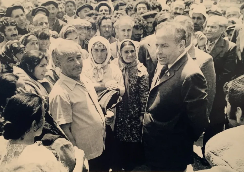 Ulu Öndər Heydər ƏliyevinTarixi Neftçala Səfəri